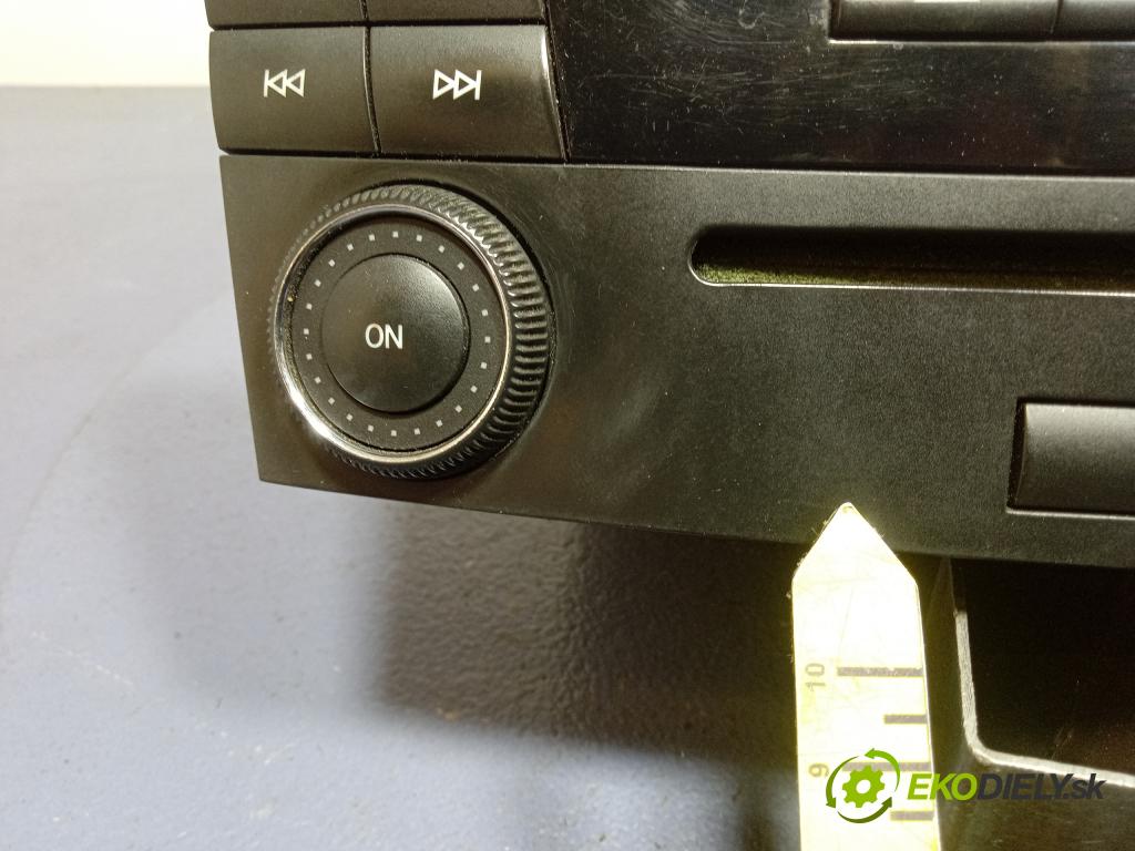 Mercedes E-klasa 2004 Radio I Navigácia: A2118209889