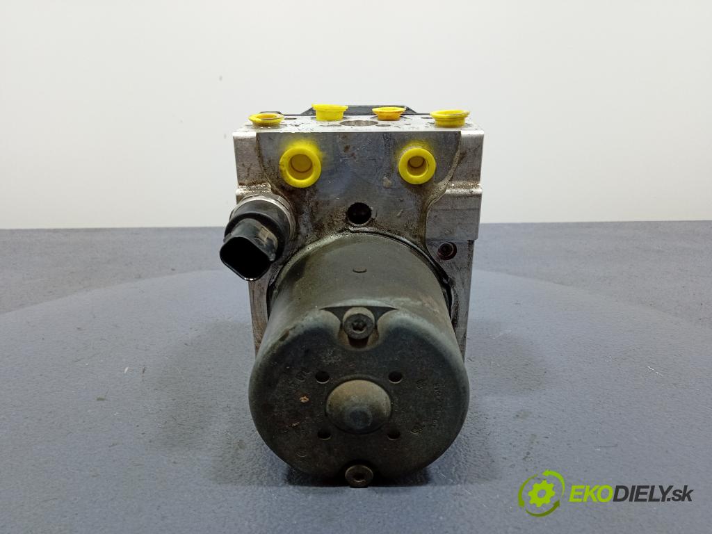 Bmw Seria 5 2002 čerpadlo ABS x 6758969