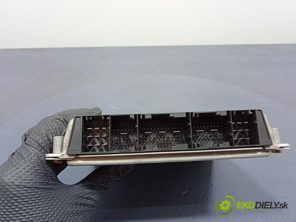 Bmw Seria 5 2002 řídící jednotka Motor: 7789376
