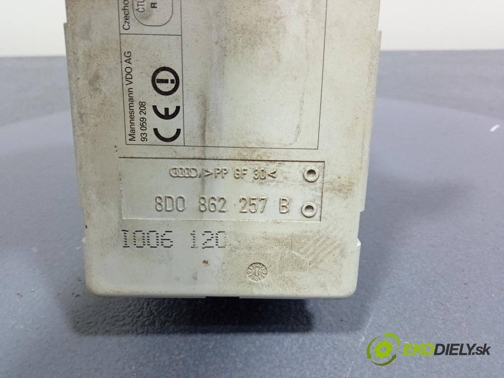 Audi A3 2003 čerpadlo Centrální Zámek 8D0862257B