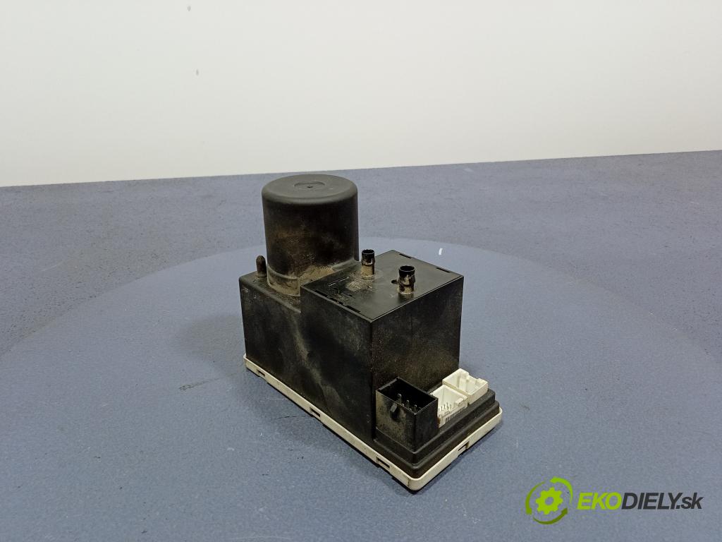 Audi A3 1998 čerpadlo Centrální Zámek 8D0862257E