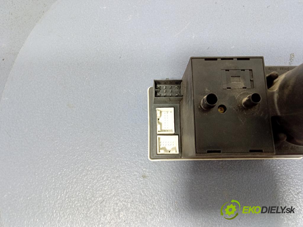 Audi A3 1998 čerpadlo Centrální Zámek 8D0862257E