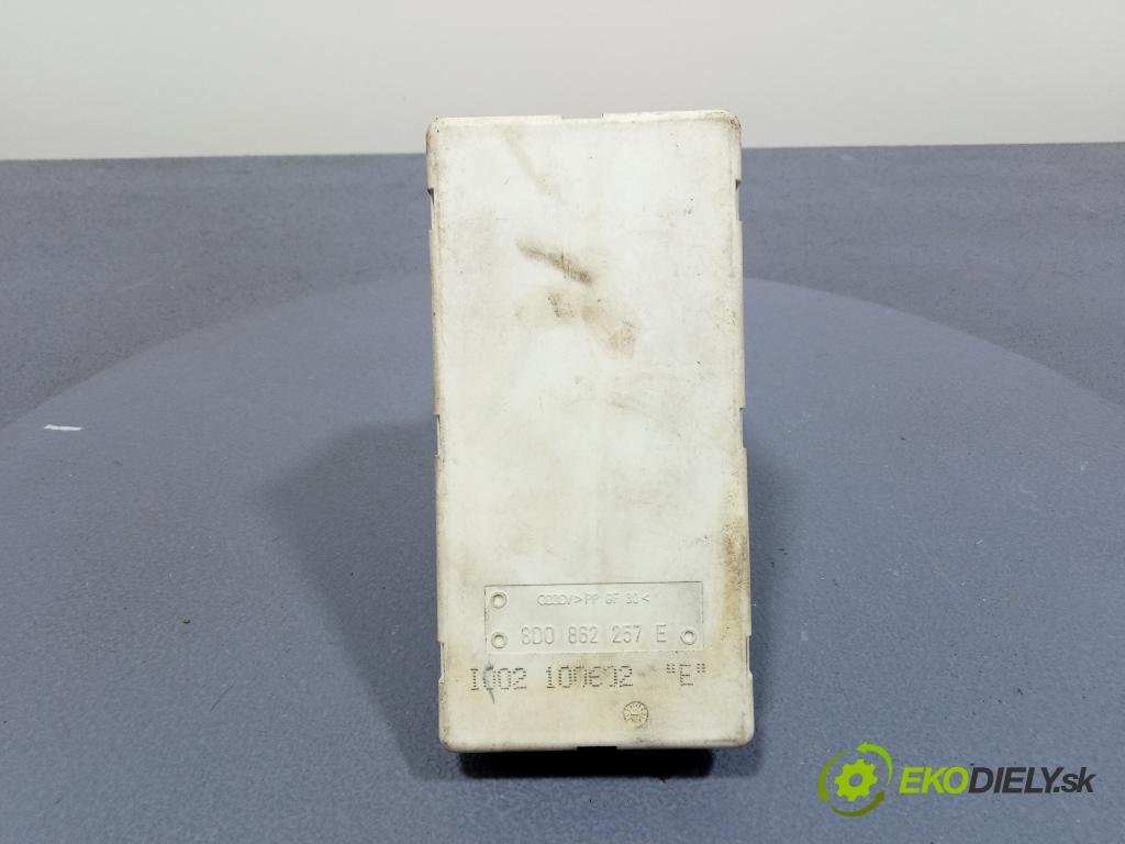 Audi A3 1998 čerpadlo Centrální Zámek 8D0862257E