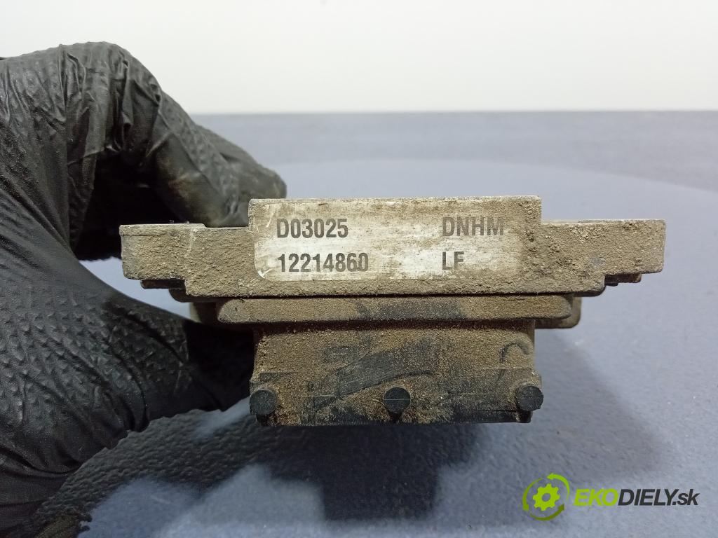 Opel Astra 2003 řídící jednotka Motor: 12214860