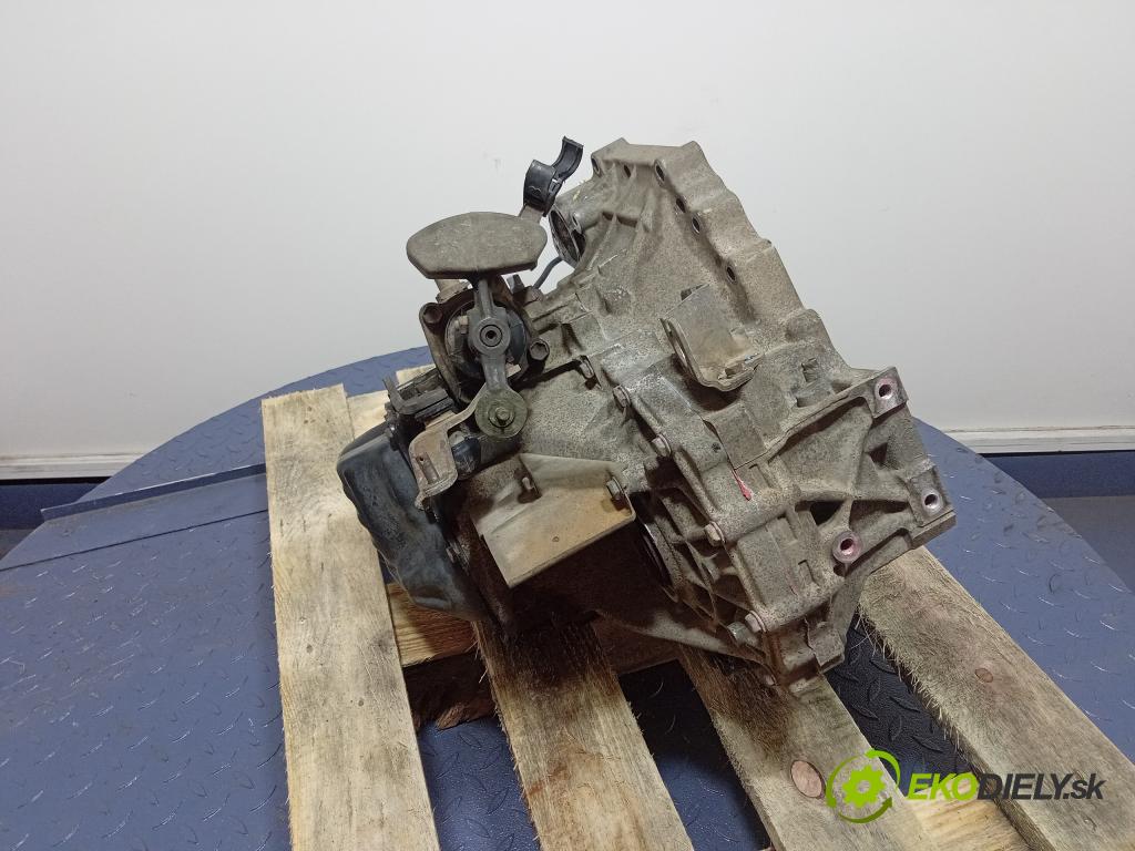 Toyota Avensis 2004 prevodovka Manualna 01