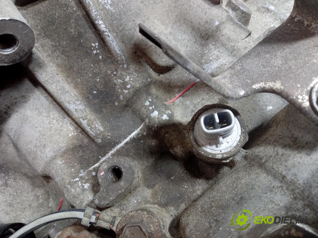 Toyota Avensis 2004 prevodovka Manualna 01