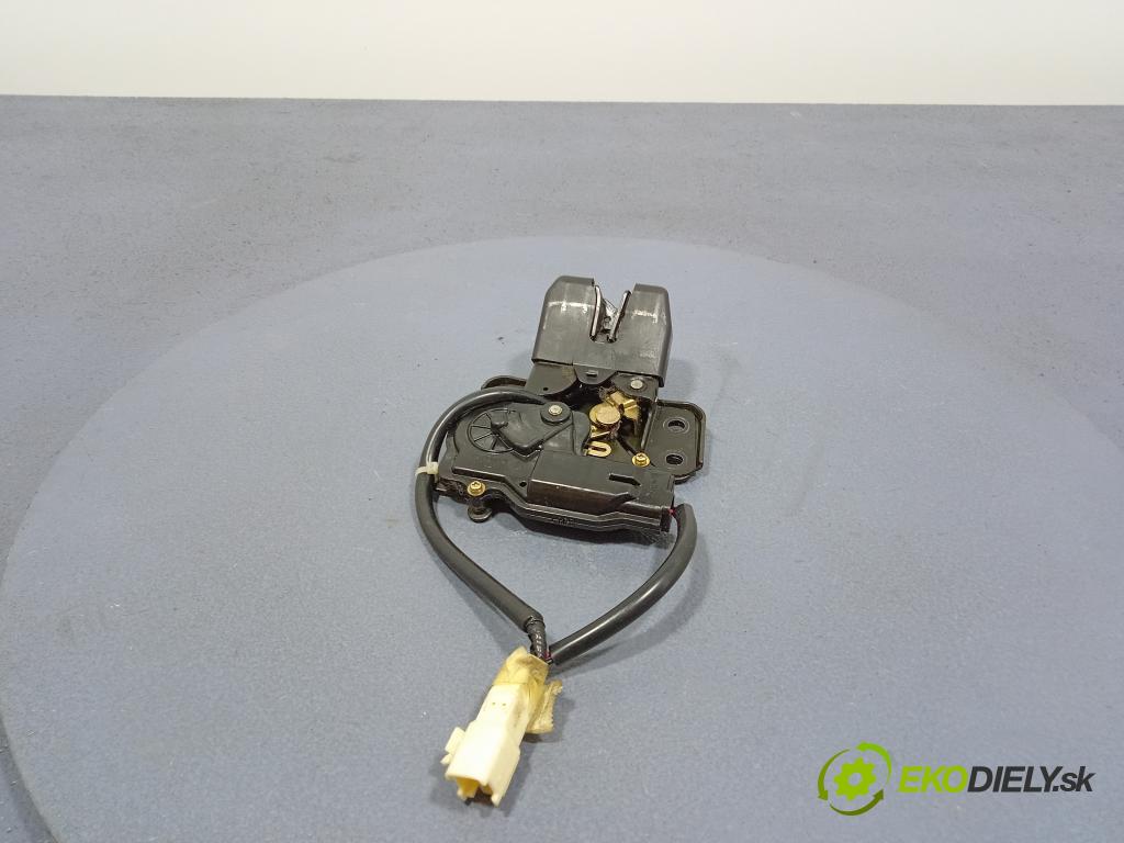 Toyota Avensis 2004 zámek Klapky: kufr 01