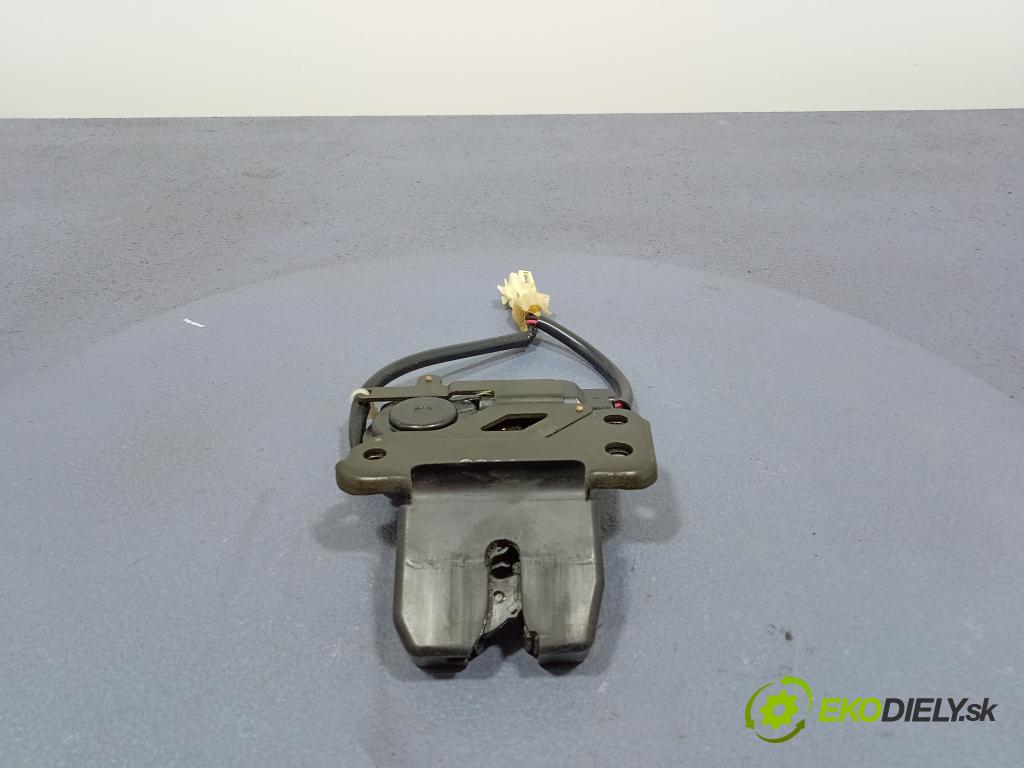 Toyota Avensis 2004 zámek Klapky: kufr 01