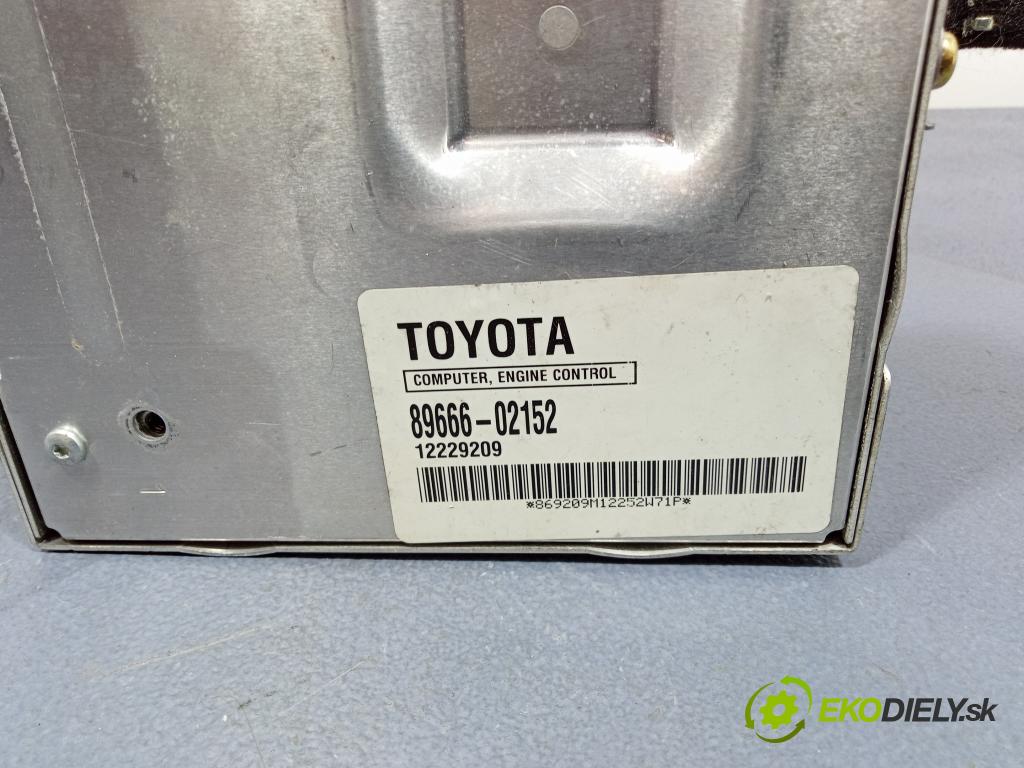 Toyota Corolla 2003 řídící jednotka Motor: 89666-02152