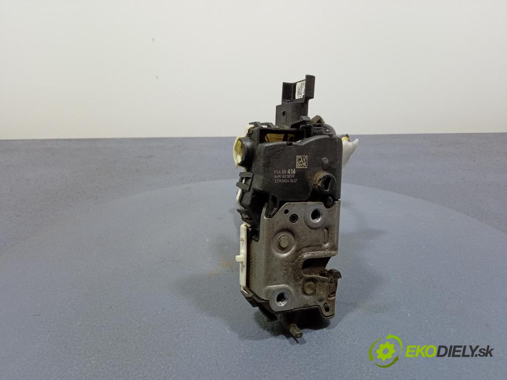 Peugeot Partner 2010 zámek dveře Zad: v pravo: PSA828414