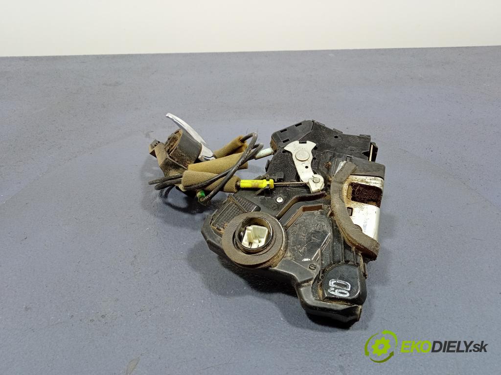 Toyota Camry 2007 zámek dveře před Levý: 01
