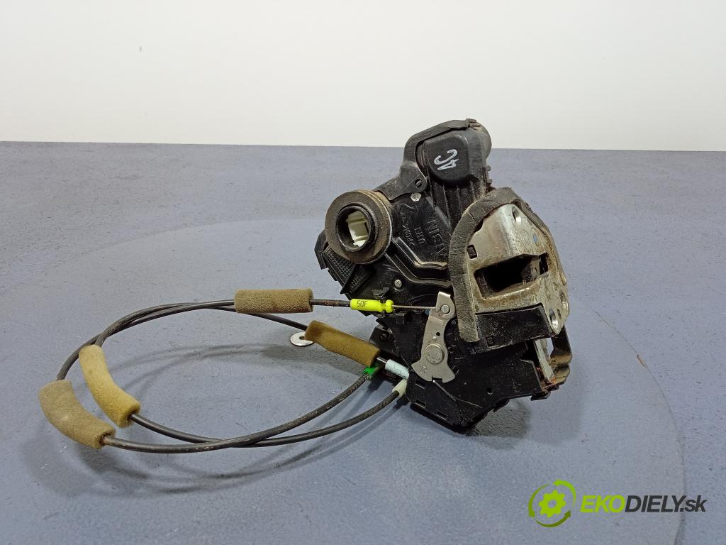Toyota Camry 2007 zámek dveře před v pravo: 01