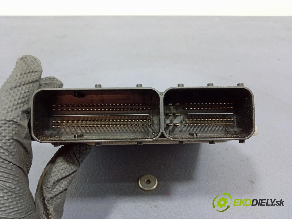 Mercedes Vito 2004 řídící jednotka Motor: A6111535479