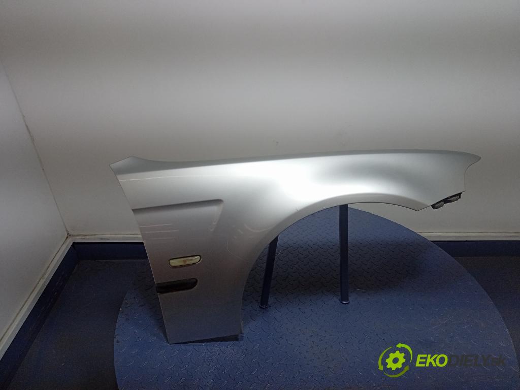 Bmw Seria 3 2002 blatnik před v pravo: 01