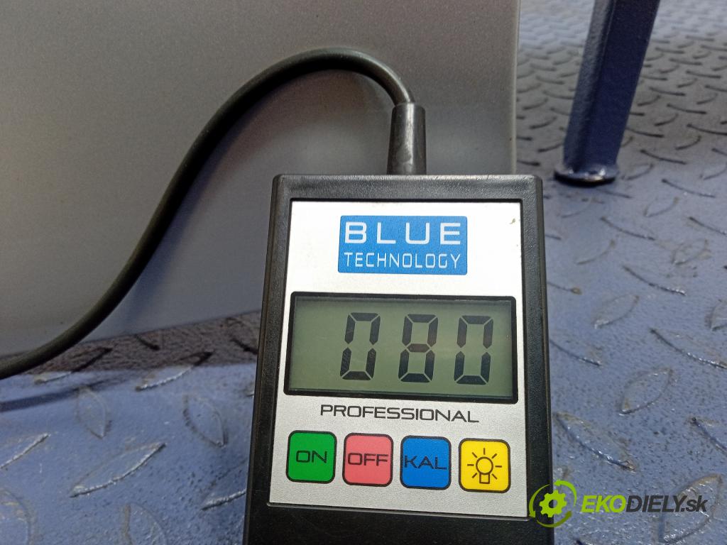 Bmw Seria 3 2002 blatnik před v pravo: 01