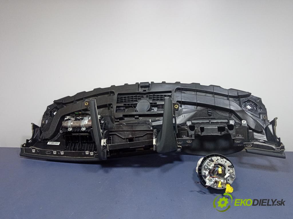 Audi A6 2018 kokpit,pristrojová doska 4G1857001D
