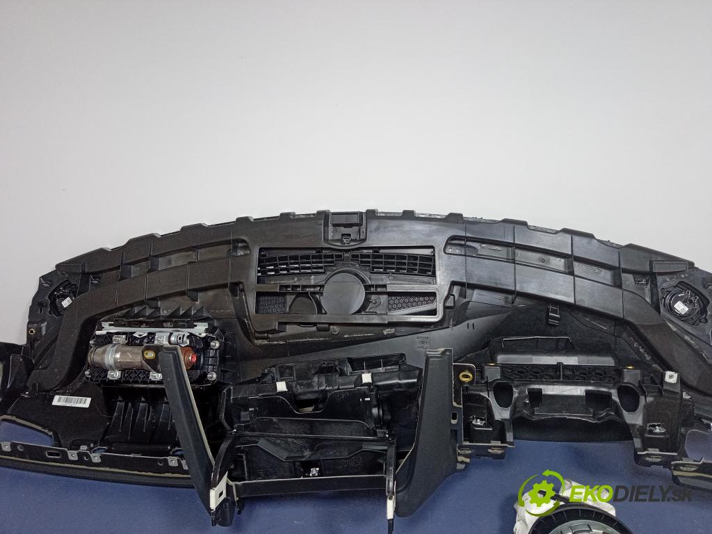 Audi A6 2018 kokpit,pristrojová doska 4G1857001D