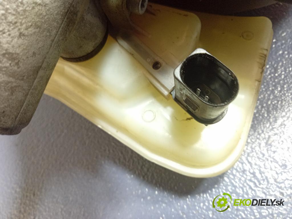 Audi A4 2005 servo Brzdní: 8E0612105P