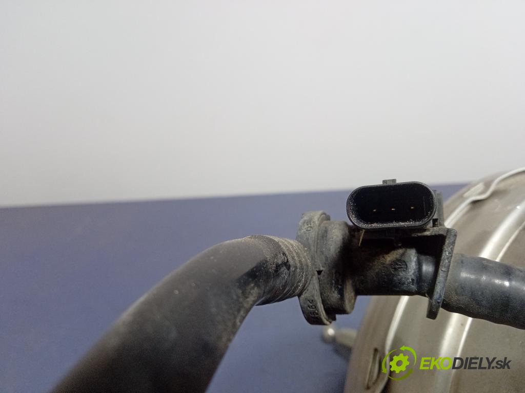 Audi A6 2018 servo Brzdní: 4G1612103H