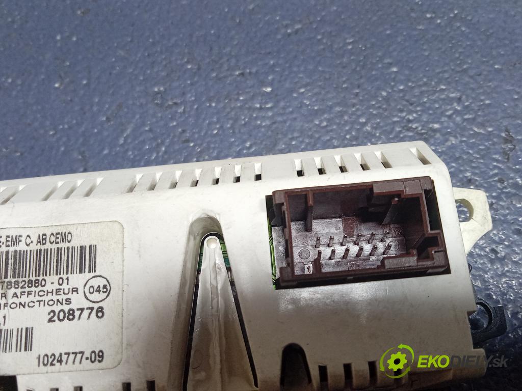 Citroen C5 2005 displej Radio / GPS 9657882880