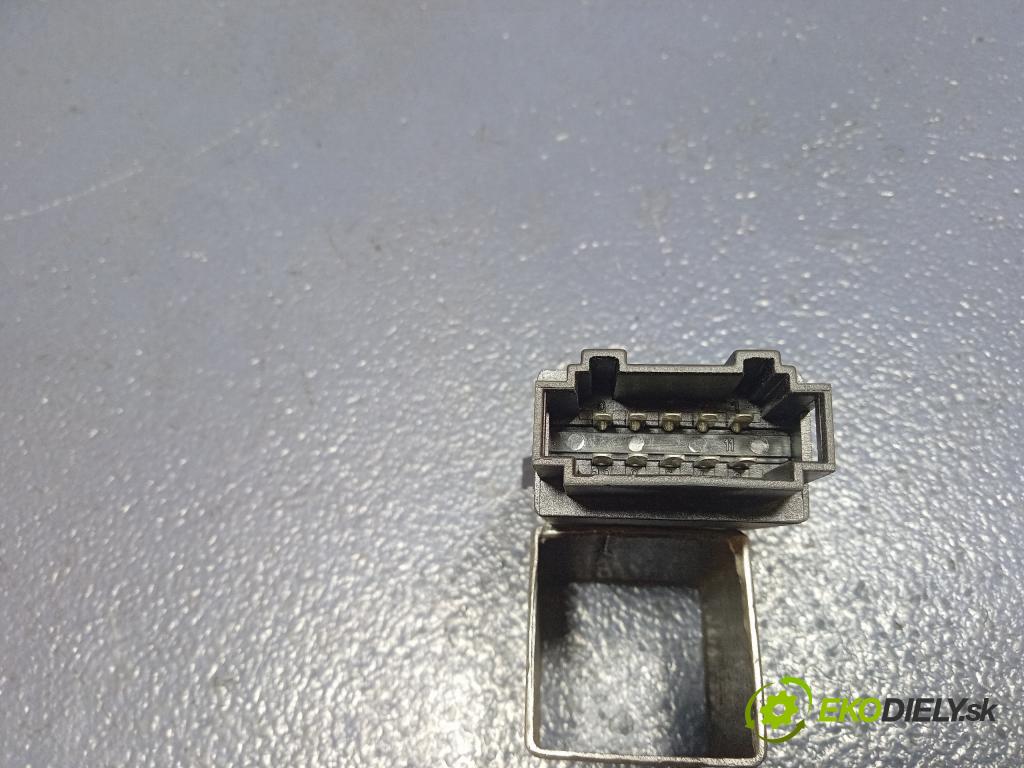 Audi A6 2024 Přepínač Světel: Nouzový 4B0941509K