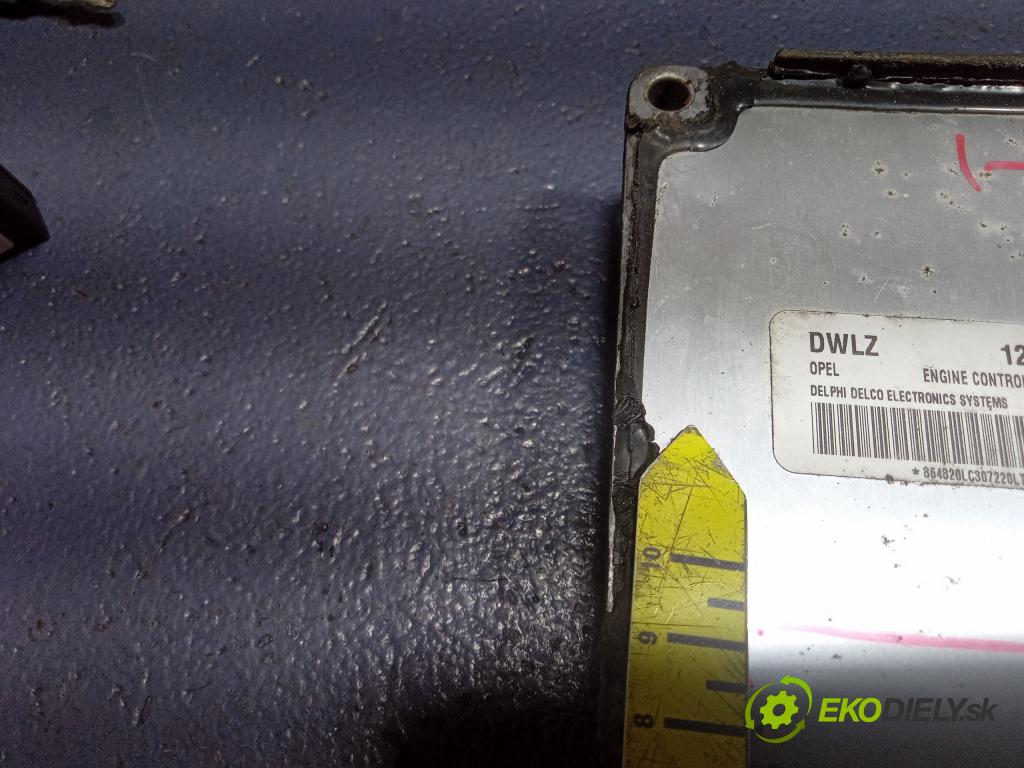 Opel Meriva 2003 řídící jednotka Motor: 12214820