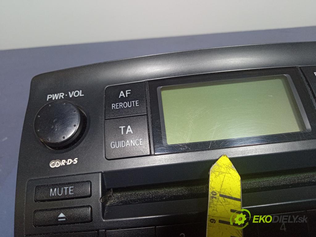 Toyota Corolla 2006 Radio I Navigácia: 86120-02380