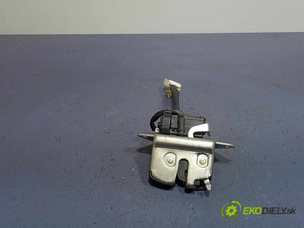 Alfa romeo 159 2009 zámek Klapky: kufr 01