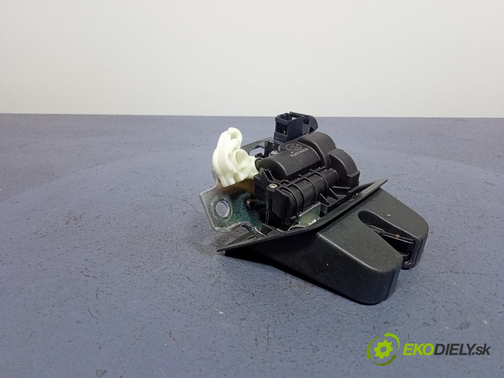 Vw Passat 2019 zámek Klapky: kufr 5TA827505D