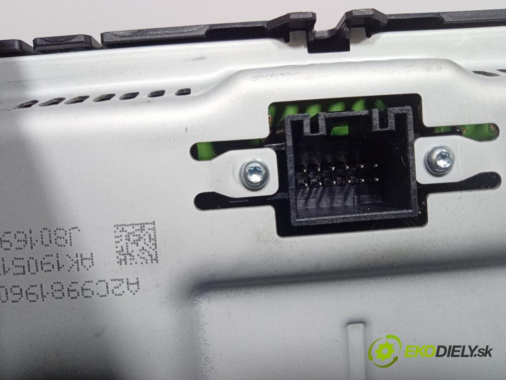 Vw Passat 2019 displej Radio / GPS 5G6919605B