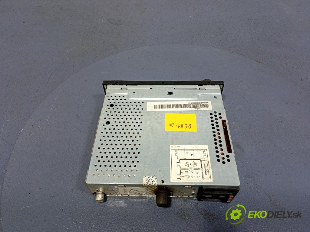 Volkswagen Polo 2002 Radio I Navigácia: 6X0035153A