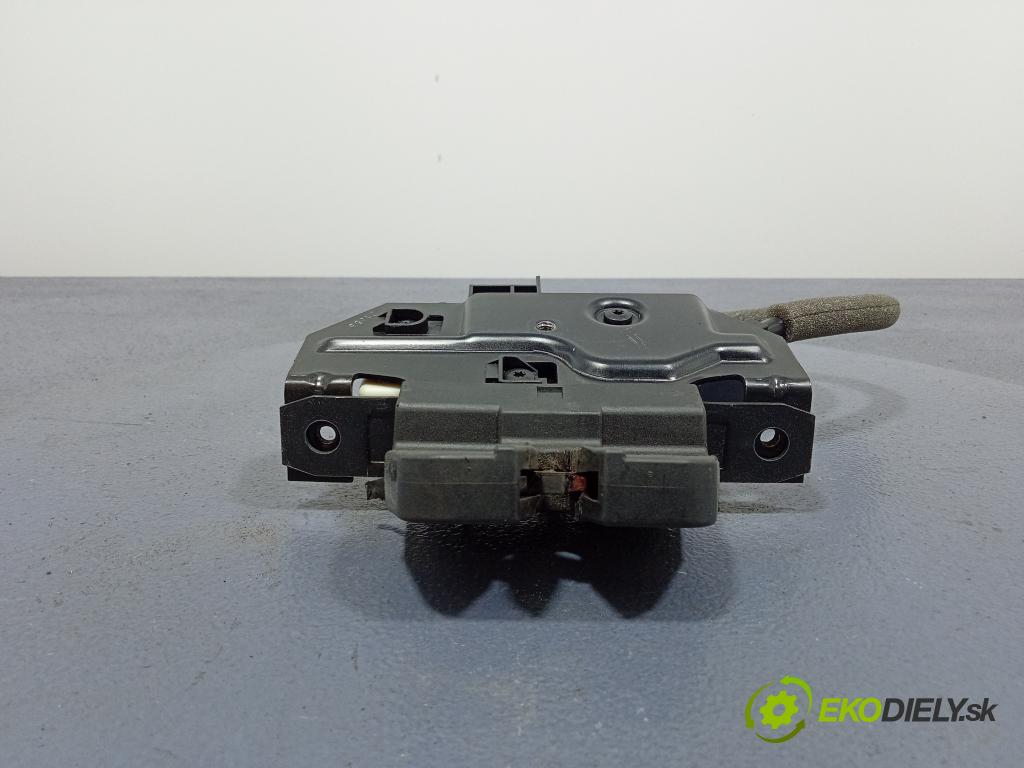 Opel Vectra 2003 zámek Klapky: kufr 13173563