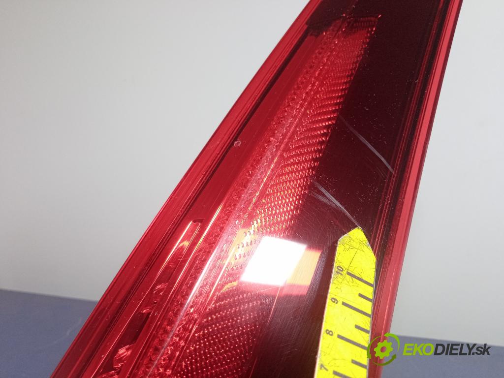 Volvo XC60 0 svetlo / reflektor zad Prava: Vonkajsia: 32228915
