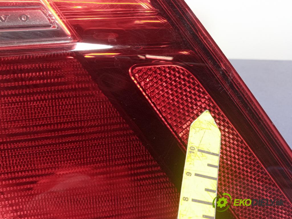 Volvo XC60 0 svetlo / reflektor zad Prava: Vonkajsia: 32228915