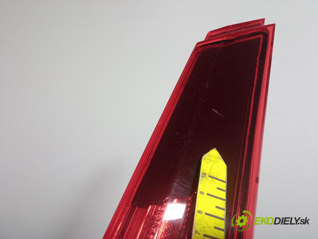 Volvo XC60 0 svetlo / reflektor zad Prava: Vonkajsia: 32228915