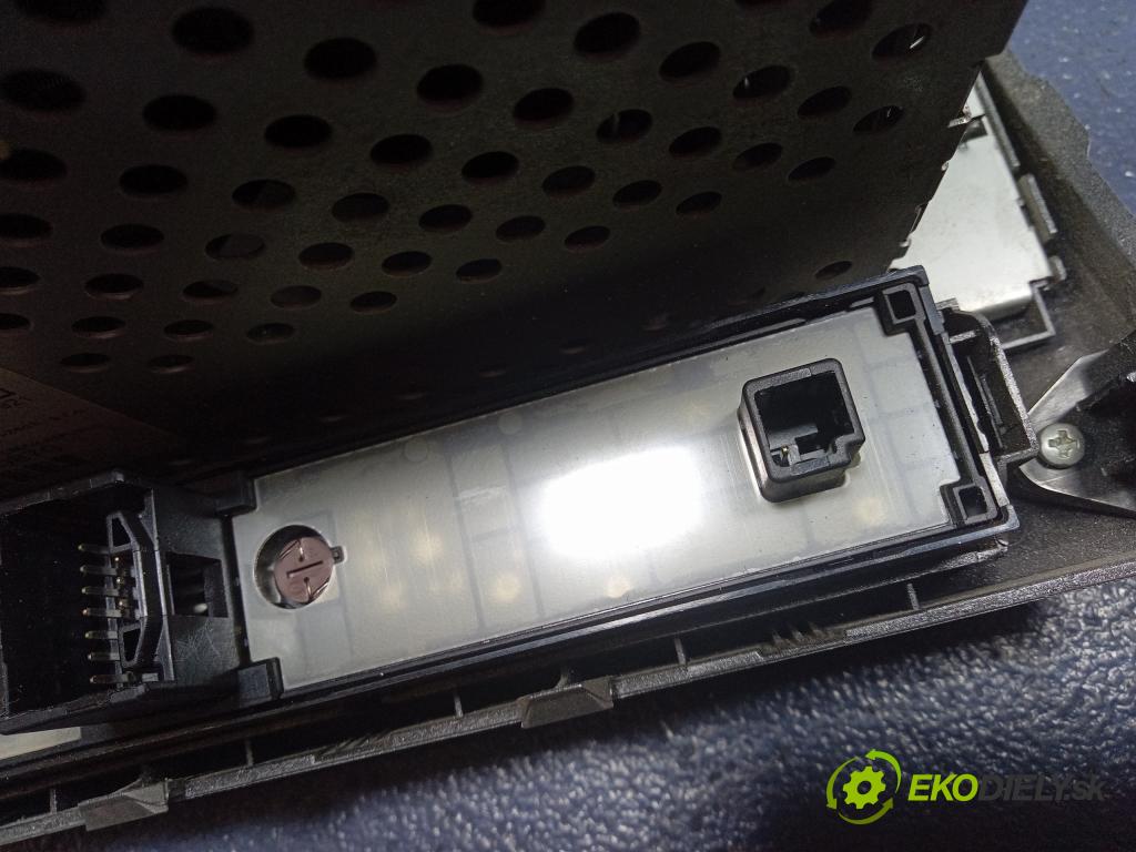 Toyota Corolla verso 2006 Radio I Navigácia: 86120-0F010