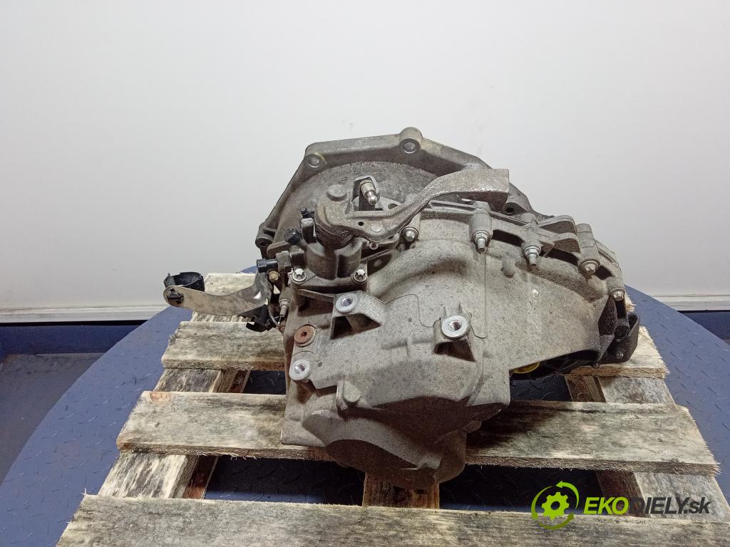 Opel Vectra 2003 prevodovka Manualna F40
