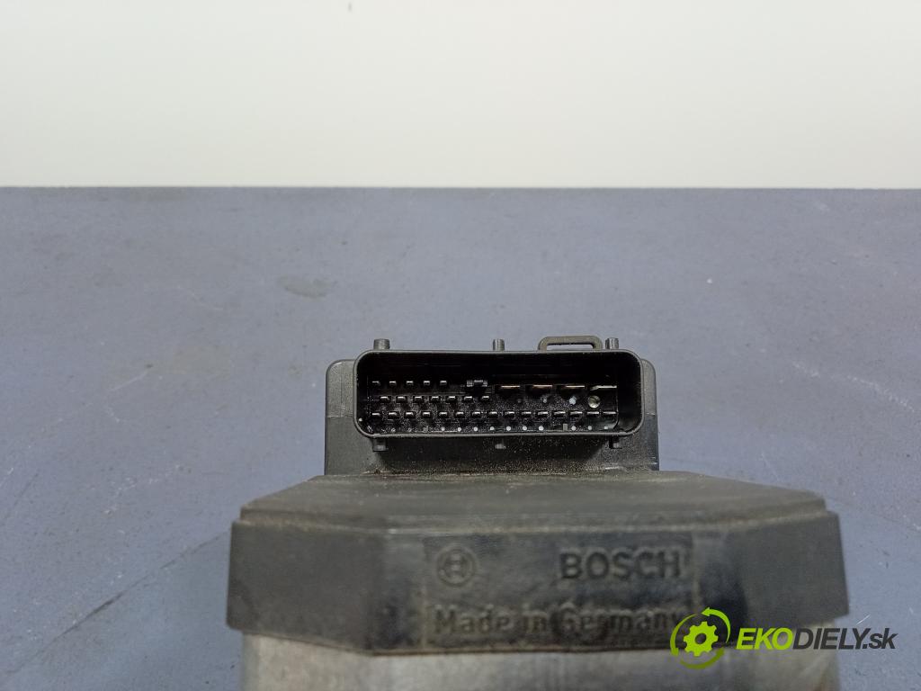 Audi A4 2000 čerpadlo ABS x 0273004285