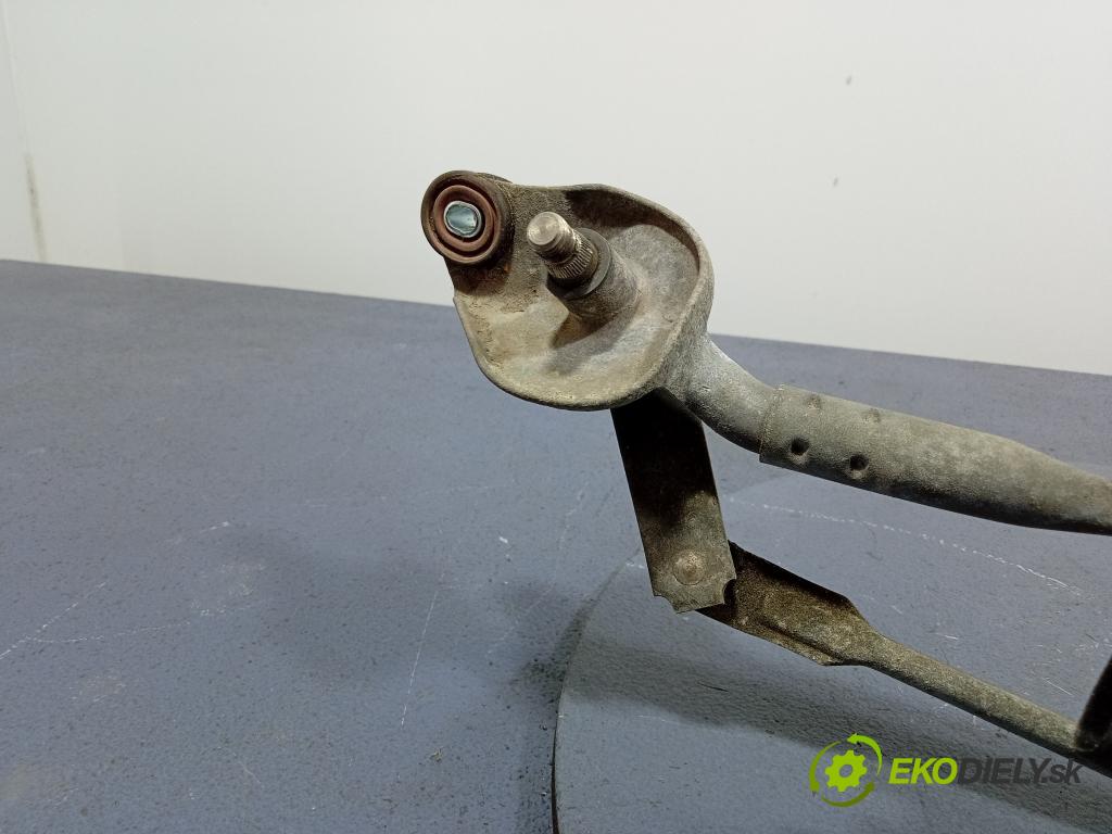 Toyota Corolla verso 2006 mechanismus motorek Stěrače: před 85110-0F020