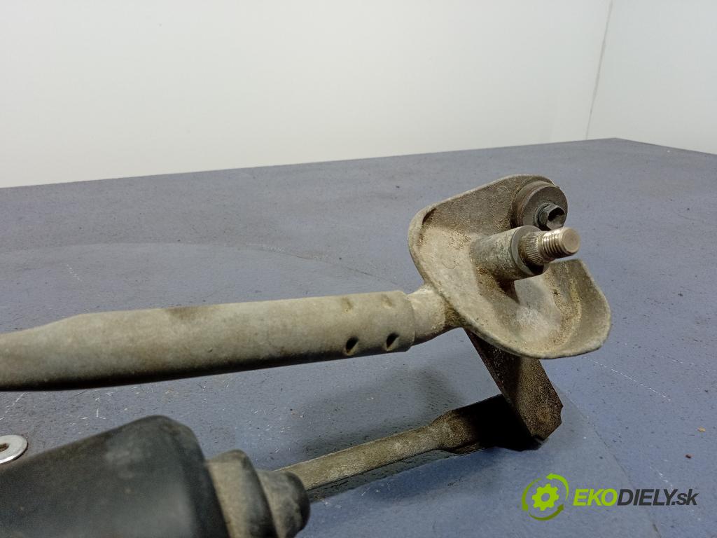Toyota Corolla verso 2006 mechanismus motorek Stěrače: před 85110-0F020