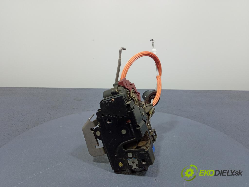 Audi A3 2004 zámek dveře před Levý: 4E1837015