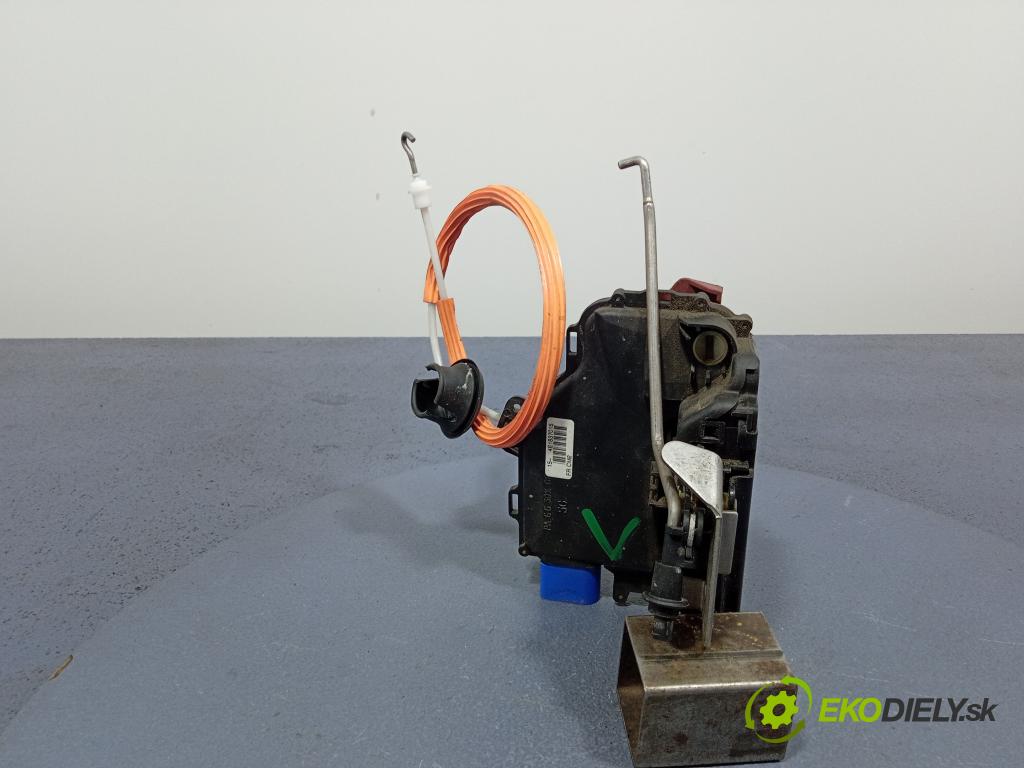 Audi A3 2004 zámek dveře před Levý: 4E1837015