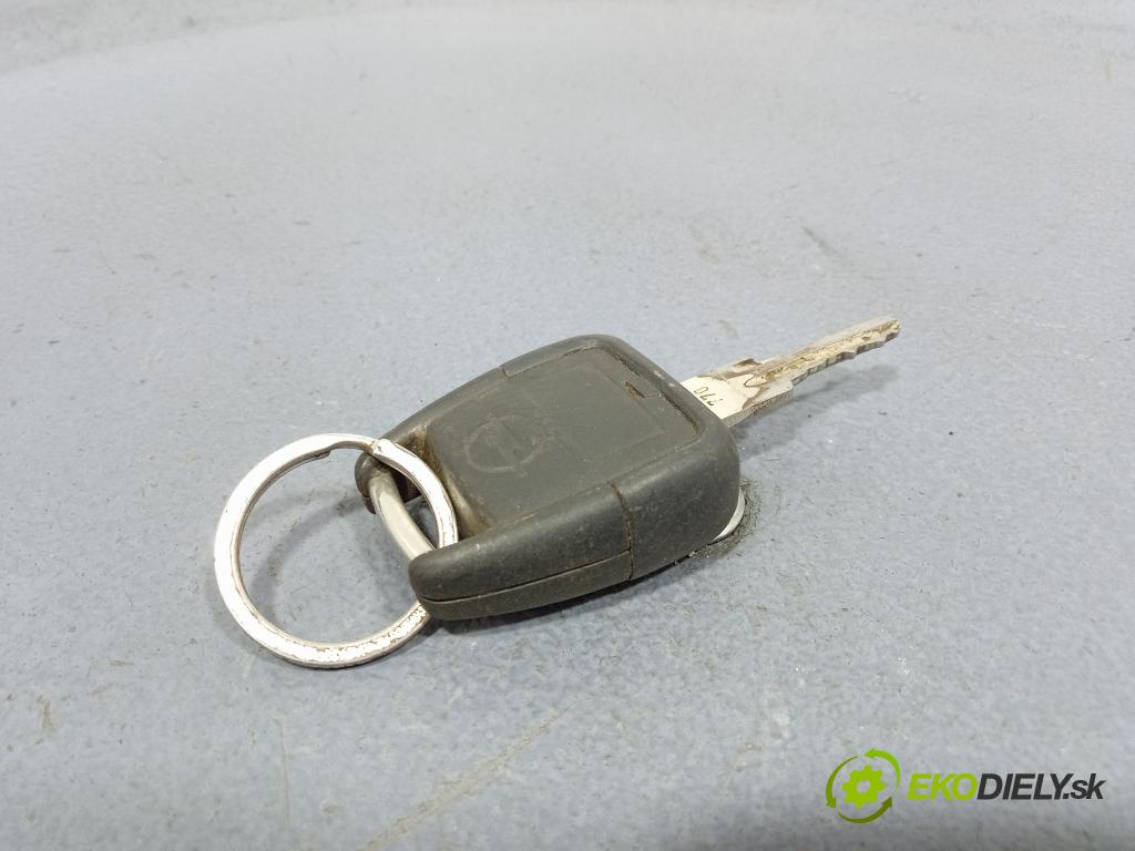 Opel Astra 2000 řídící jednotka Motor: 09391899