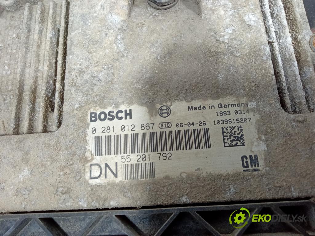 Opel Astra 2006 řídící jednotka Motor: 55201792