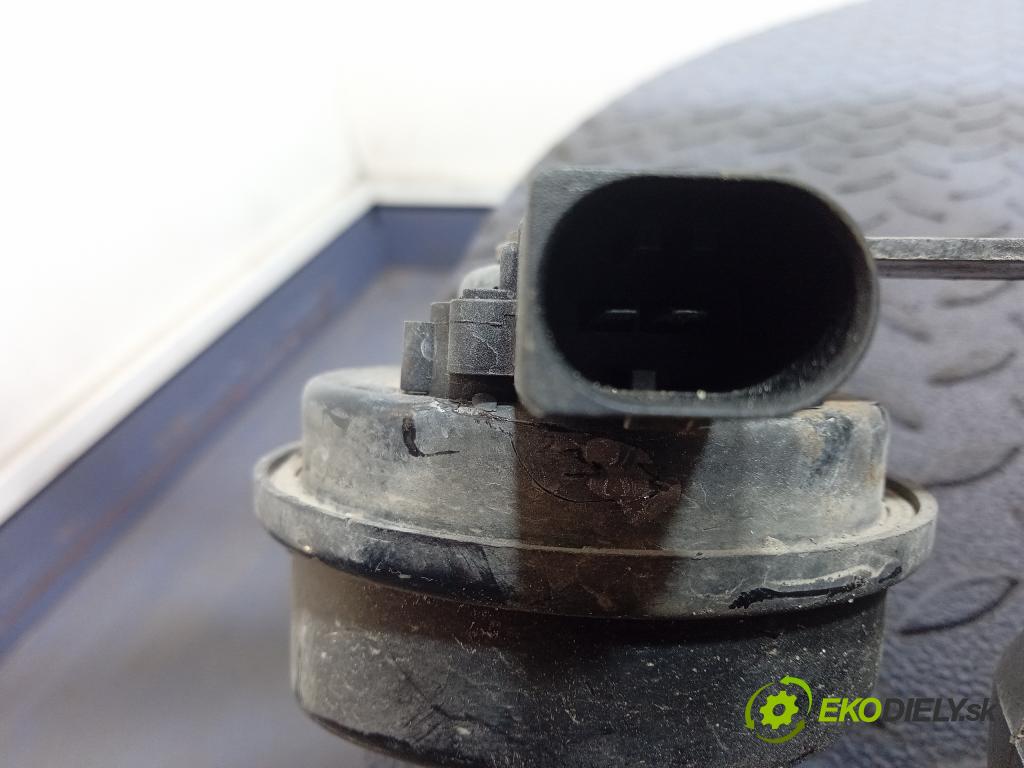 Audi A3 2004 výztuha Čelní / stěna Přední 01
