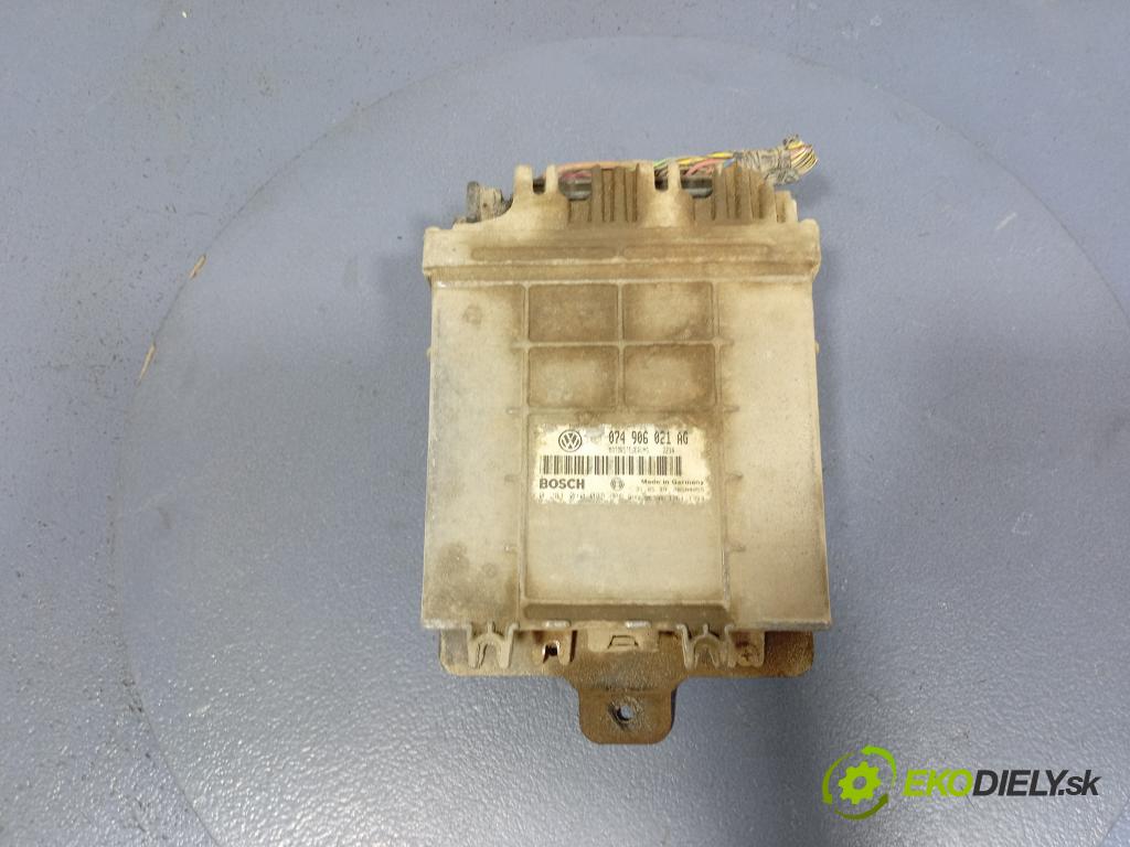 Volkswagen Lt 0 řídící jednotka Motor: 074906021AG