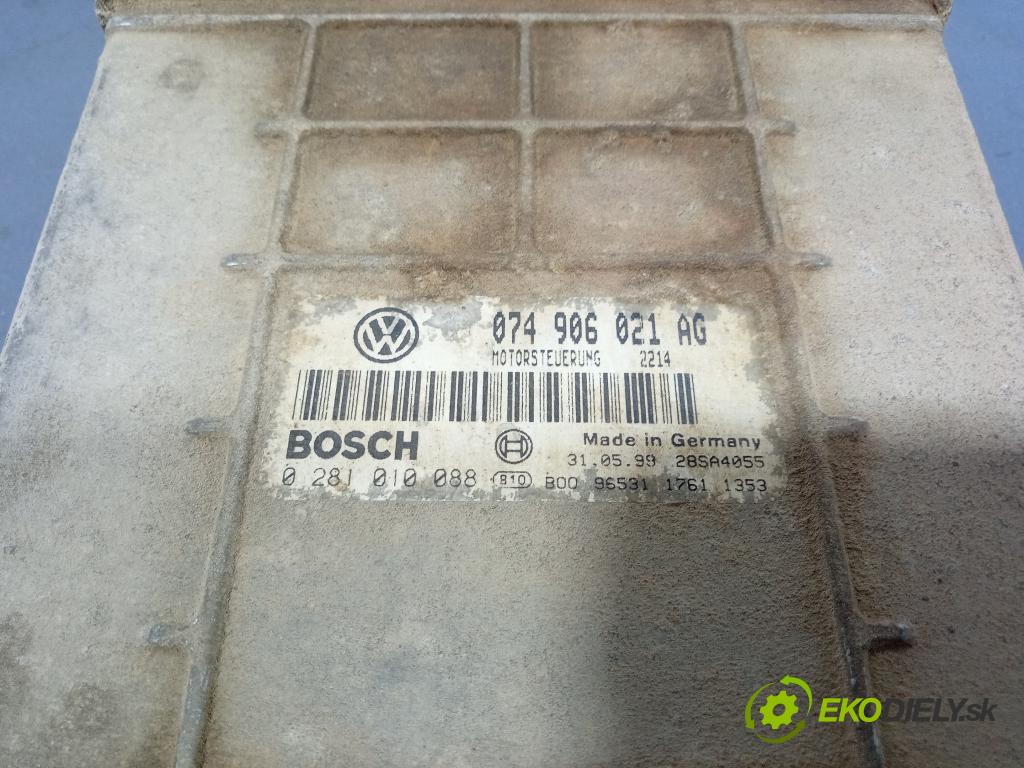 Volkswagen Lt 0 řídící jednotka Motor: 074906021AG