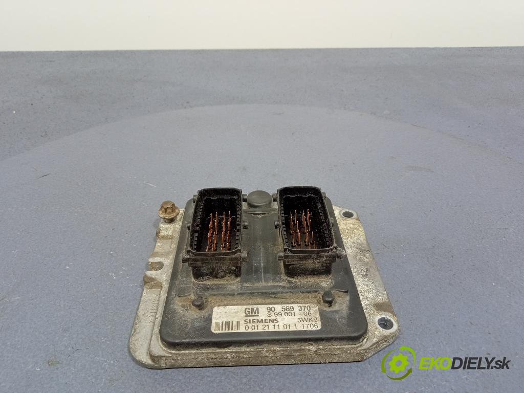Opel Vectra 2000 řídící jednotka Motor: 90569370