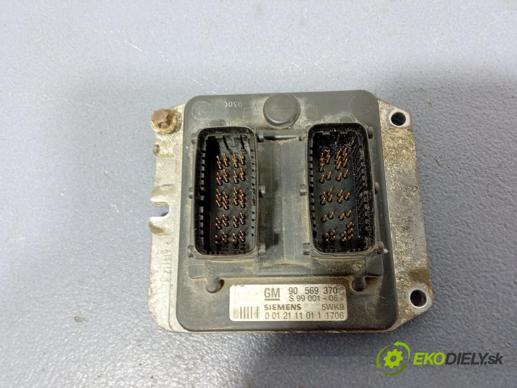 Opel Vectra 2000 řídící jednotka Motor: 90569370