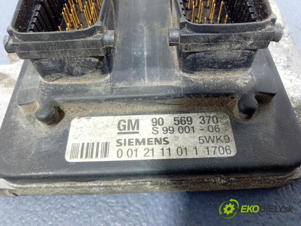 Opel Vectra 2000 řídící jednotka Motor: 90569370
